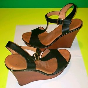 Black & Tan Toe Out Wedges